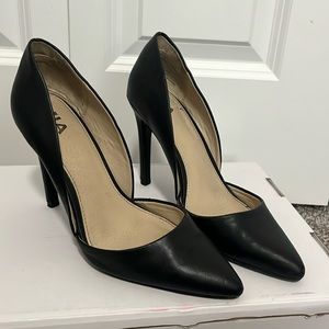 MIA Black patent leather